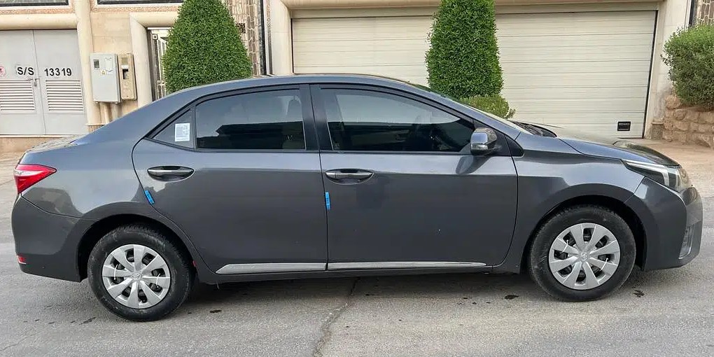 TOYOTA COROLLA GRAY