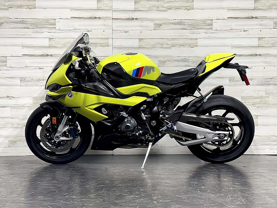 2022 BMW M1000 RR