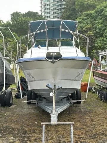 33FT BAYLINER CIERA MOTOR BOAT