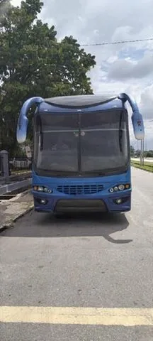 BAS HINO AK