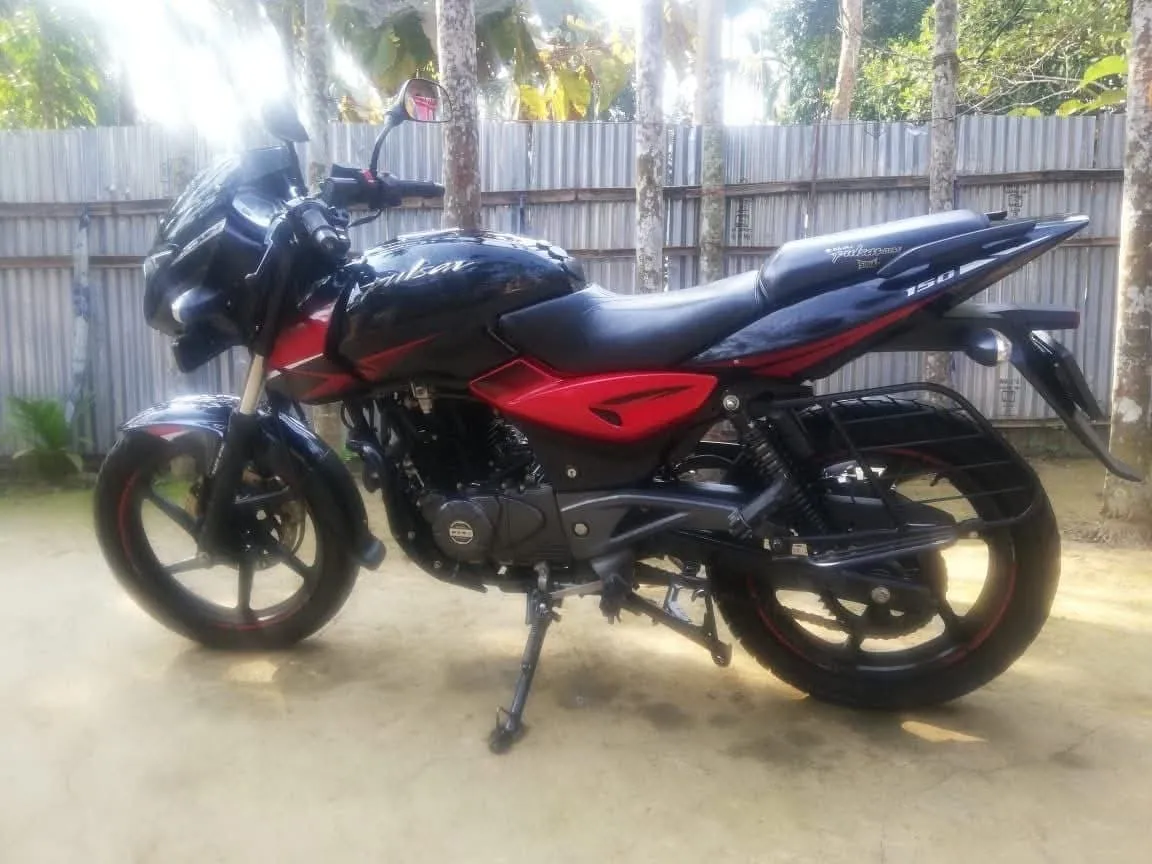 BAJAJ PULSAR 150 2019