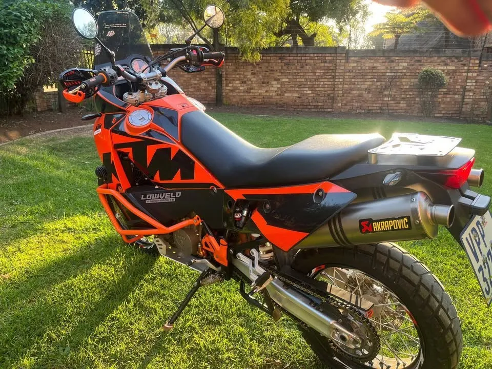 KTM 990