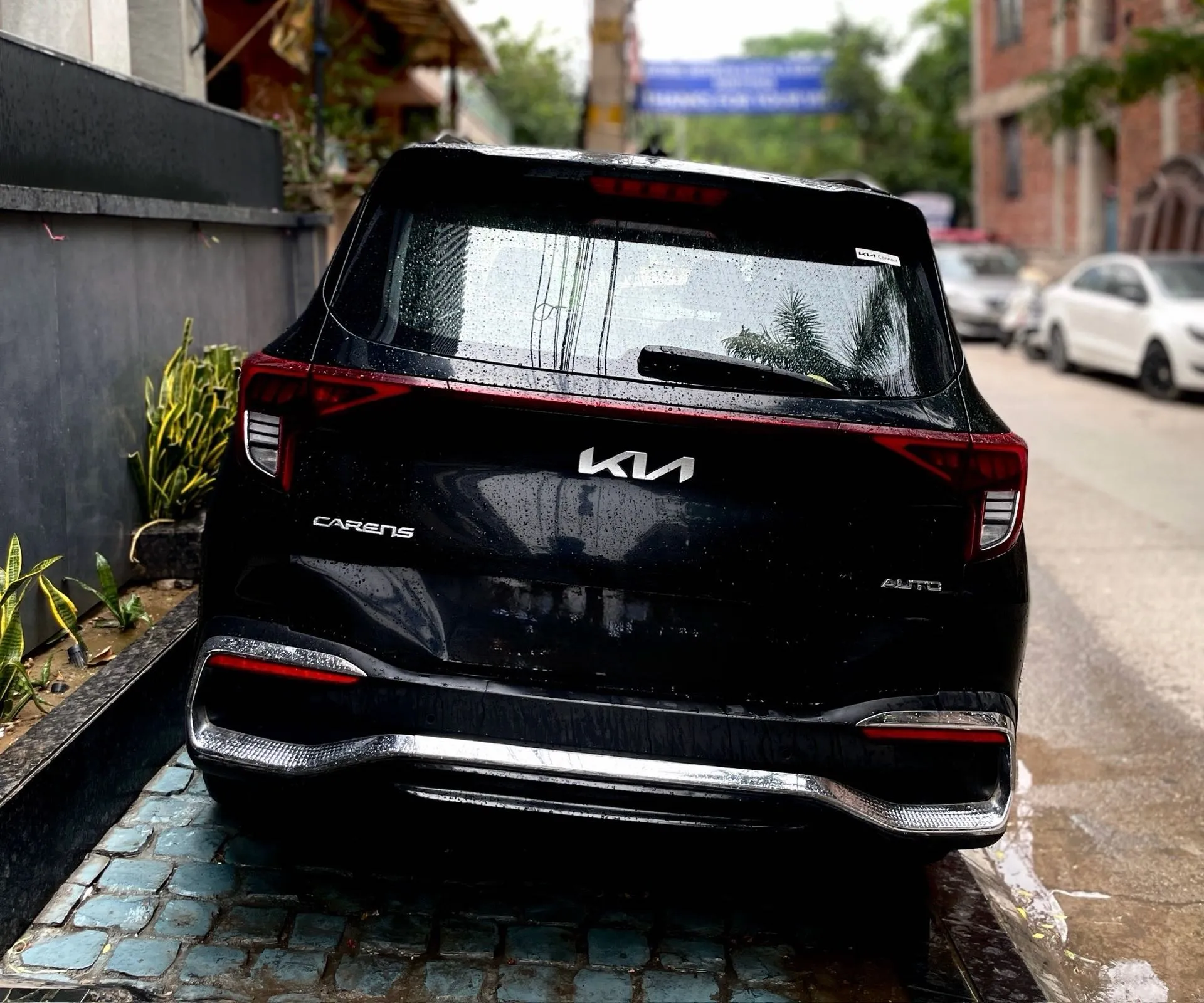 KIA CARENS TOP MODEL