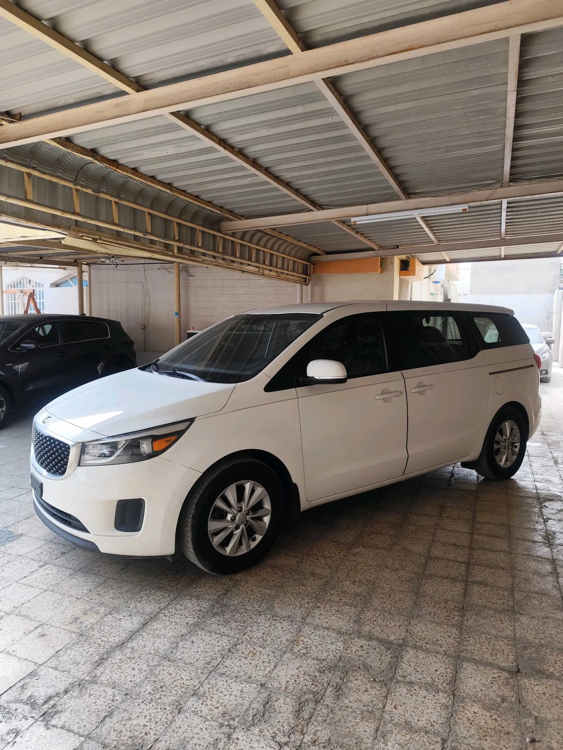 KIA SEDONA 2015 WHITE