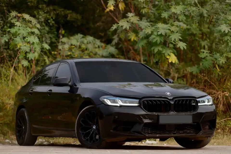 BMW 523I