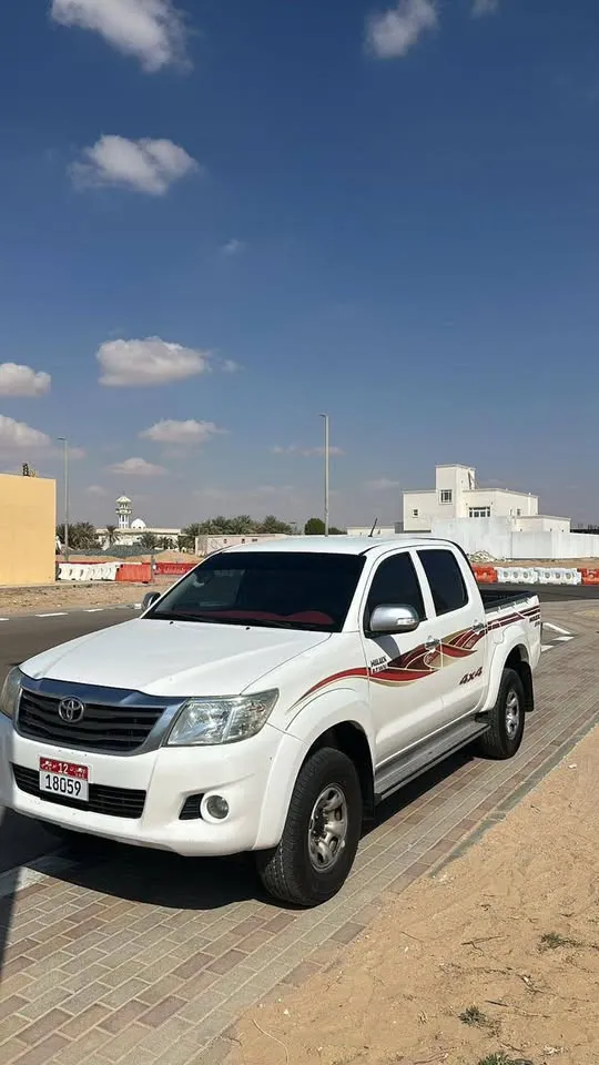 TOYOTA HILUX