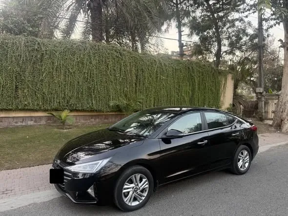 HYUNDAI ELANTRA GLS