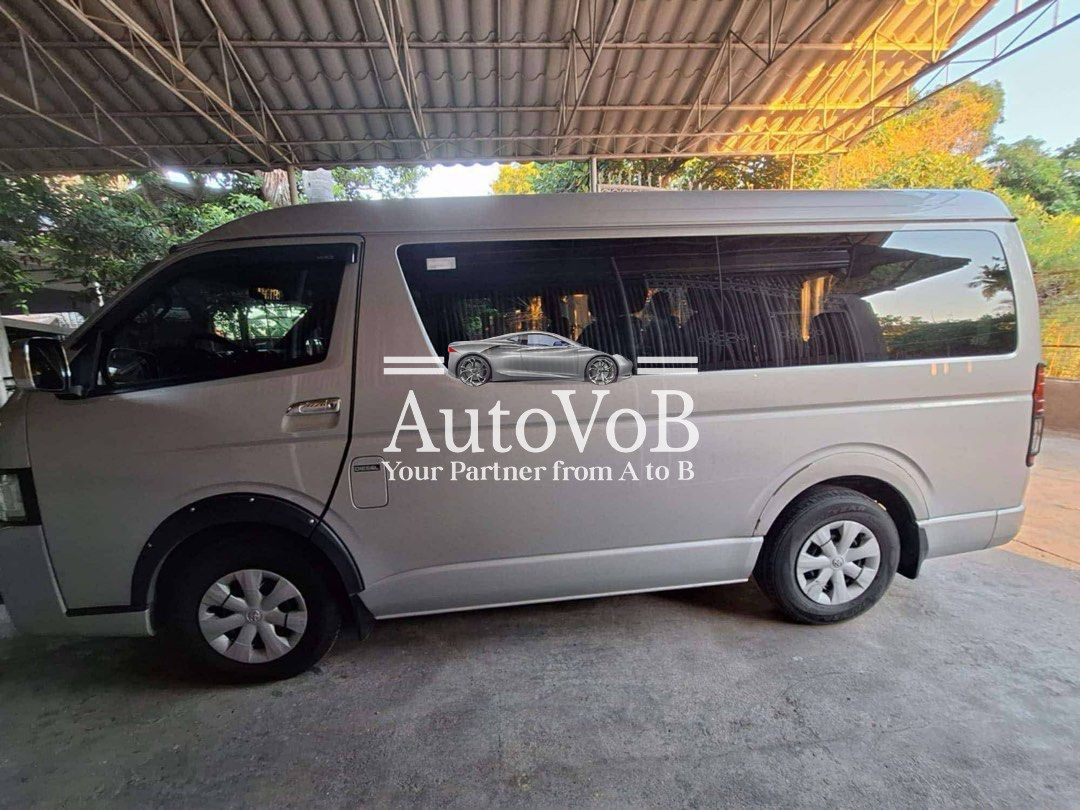 TOYOTA HIACE 3.0