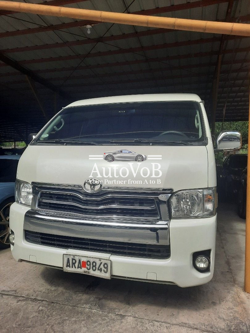 TOYOTA HI ACE SUPER GRANDIA photo 1