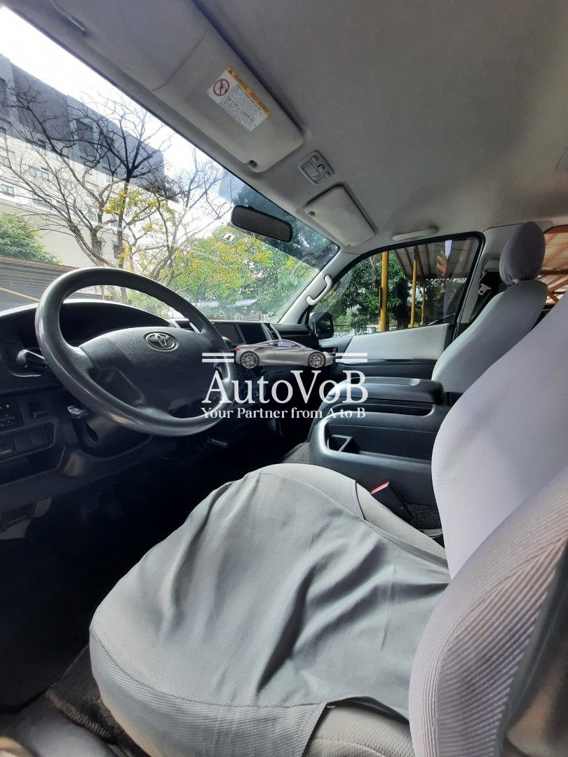 TOYOTA HI ACE SUPER GRANDIA photo 2