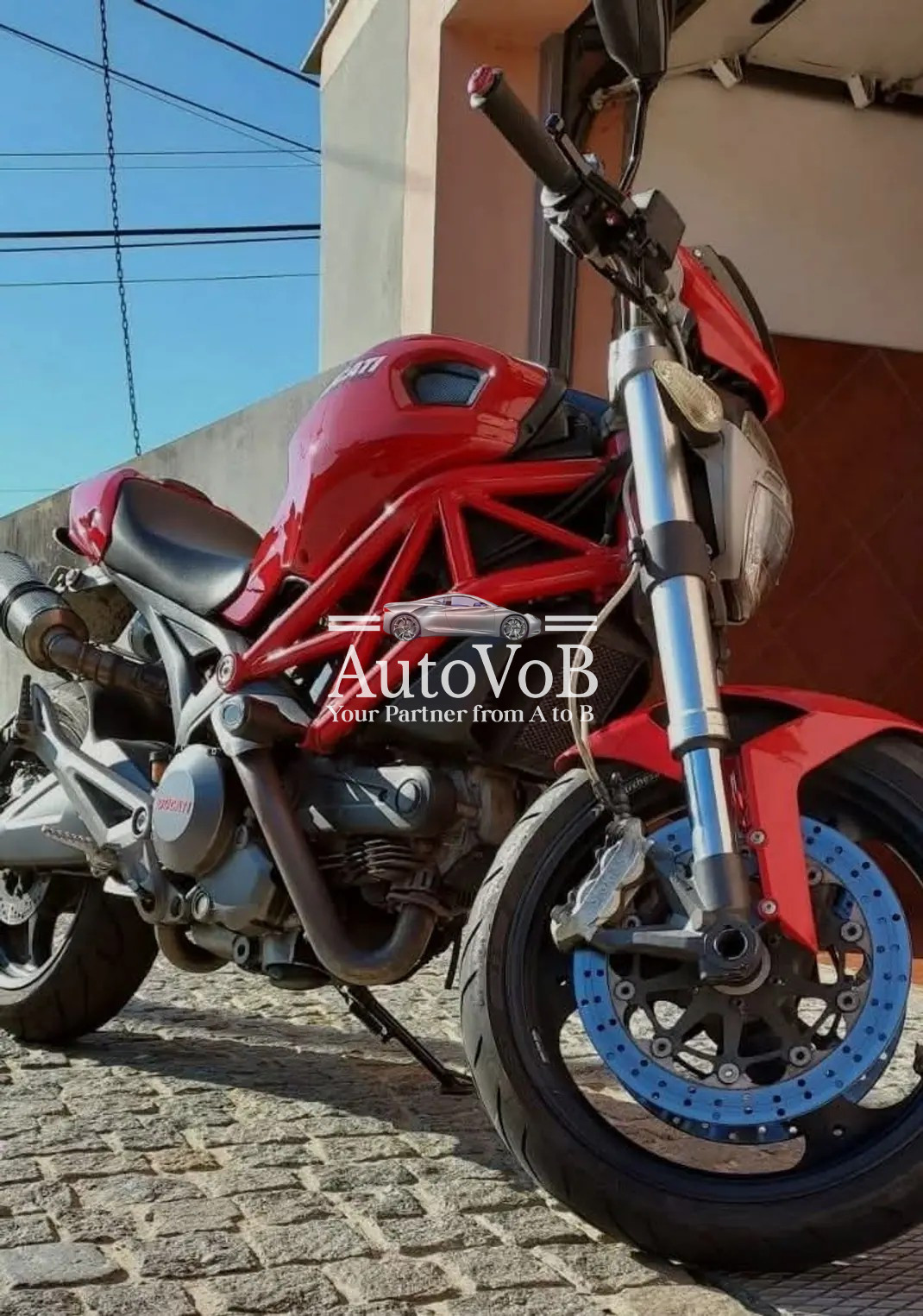 DUCATI MONSTER 696