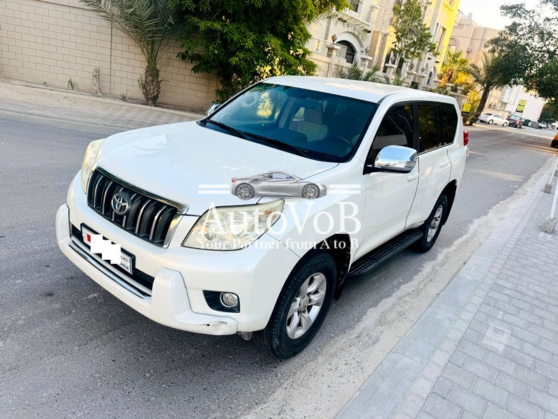 TOYOTA PRADO WHITE MODEL 2013 V4 8 SEAT 4-1