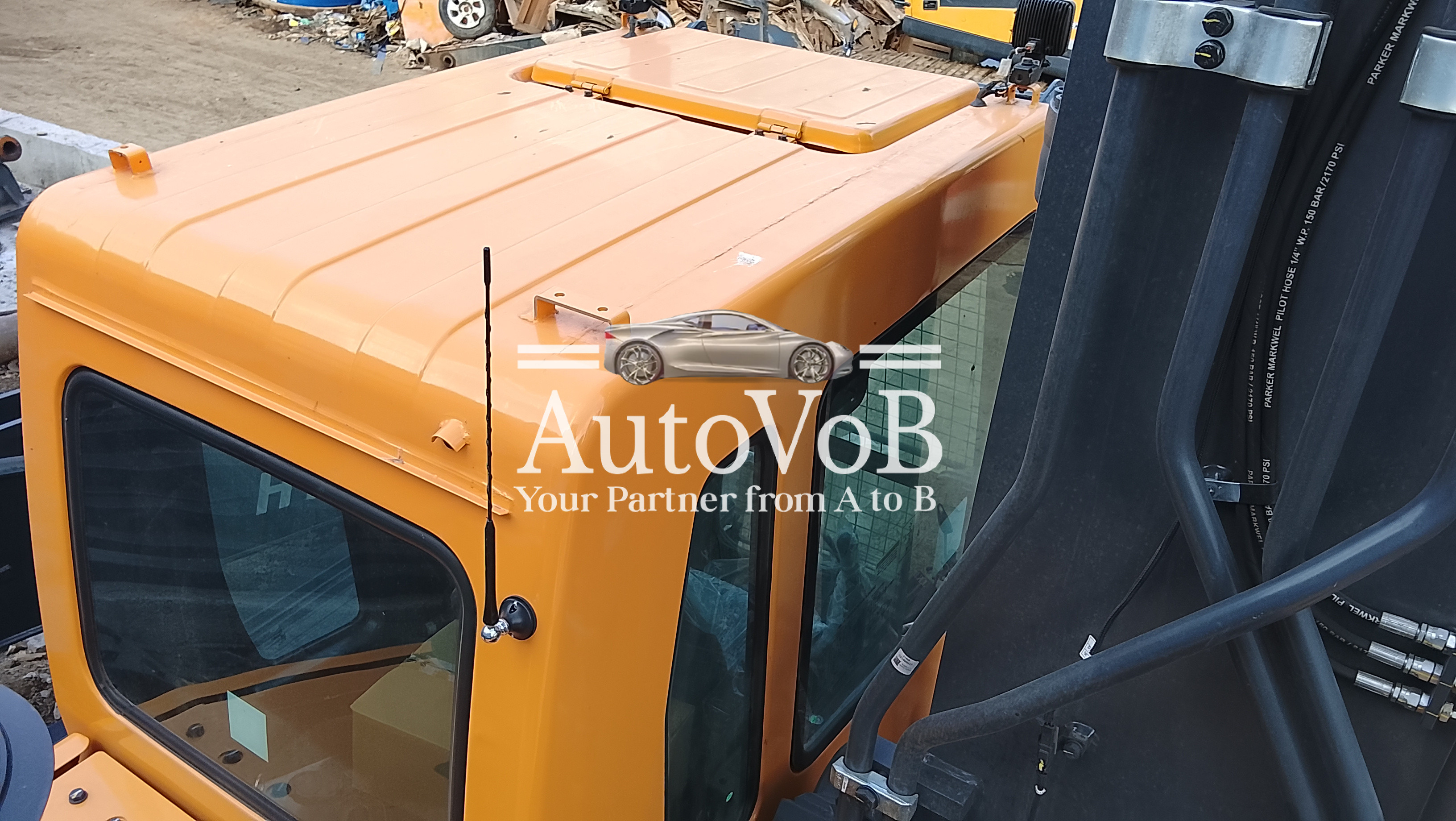 HYUNDAI R340L SMART EXCAVATOR photo 4