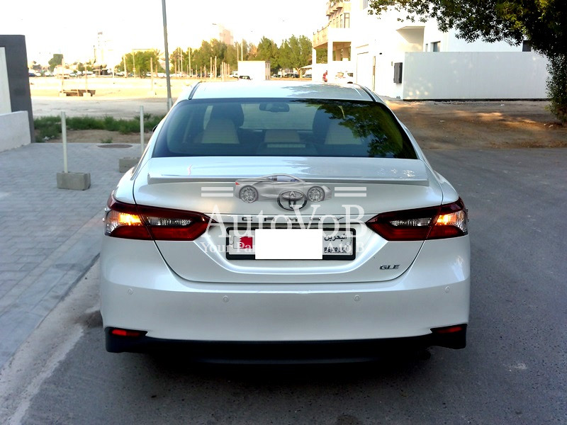 TOYOTA CAMRY GLE WHITE AGENT MAINTAINED 0-0 photo 3