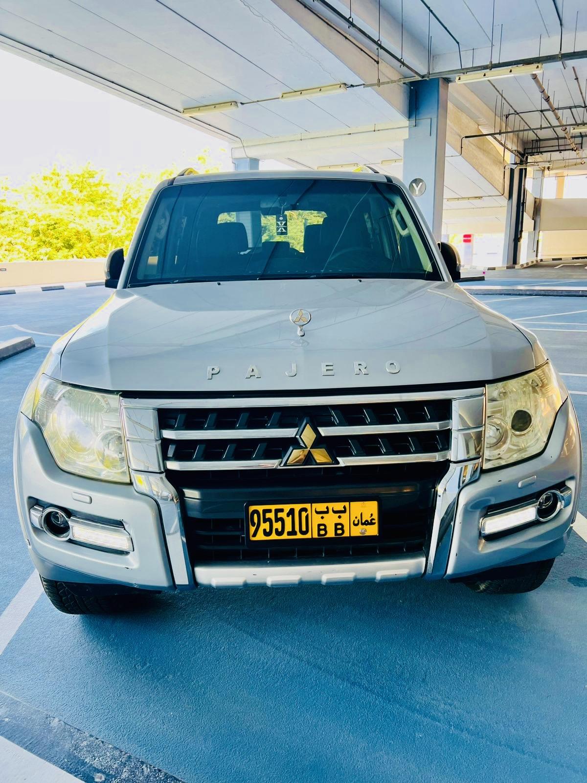 Mitsubishi Pajero GLS 3.8 V6 gold version 2016 model oman car for sell