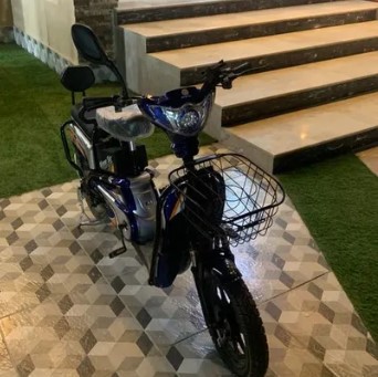 Electric bike, price 135, negotiable or exchangeable, with 100 cc, agency