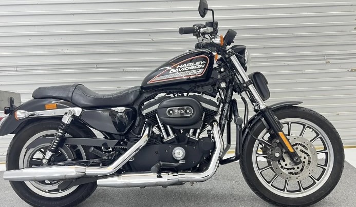 Harley 883R 2013 like new