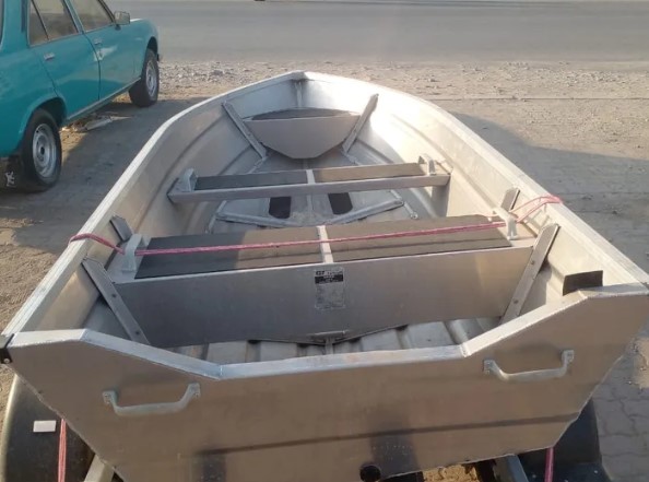 2-machine boat