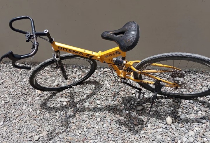 yellow bicycle