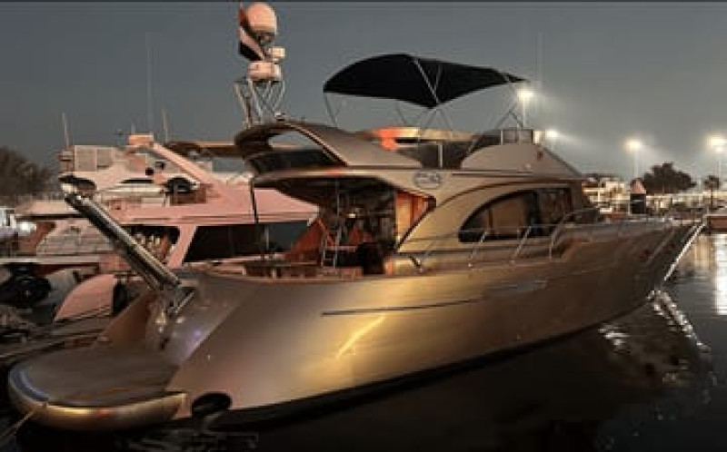 Sport yacht